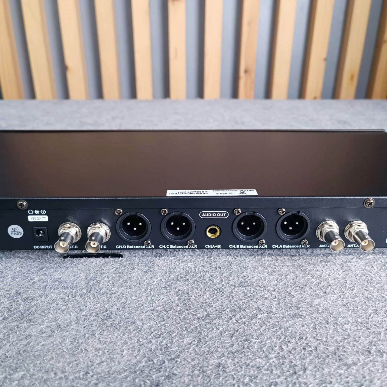 ไมค์4ด้าม MICROTECH MT-333A (4CH) ไมค์ลอย 4ด้าม UHF MICRO TECH ไมค์โครโฟน ไมค์ลอย ไมโคร เทค MT 333A MT333A เอไอ-ไพศาล