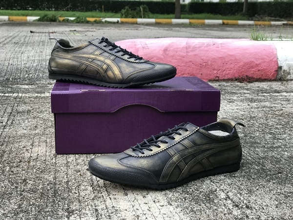 รองเท้าโอนิ Mexico 66 - Black/Rust (ทาสีน้ำมันแบบสนิม)