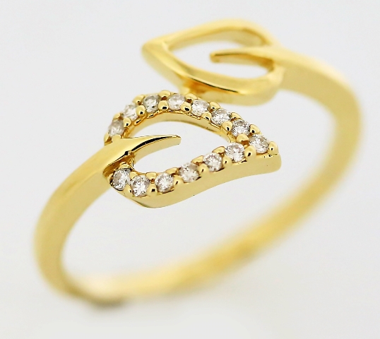 แหวนทอง18Kฝังเพชร(18K gold ring with diamond)