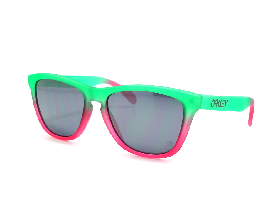 แว่นกันแดด Oakley Frogskins สี Grenade Fade ใส่เท่ห์สุดๆค่ะ ของแท้และถูกที่สุด ส่งตรงจากUS.ค่ะ