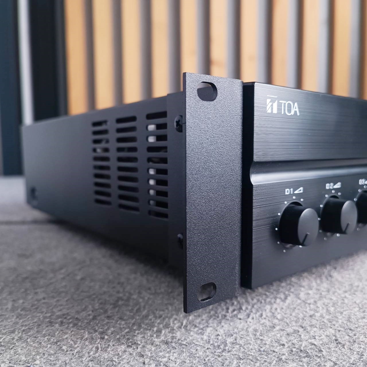 ปิกยึด2ข้าง แอมป์ TOA- A-SERIES ปีกยึดสำหรับติดแร็ค ขนาด 2 U เอไอ-ไพศาล