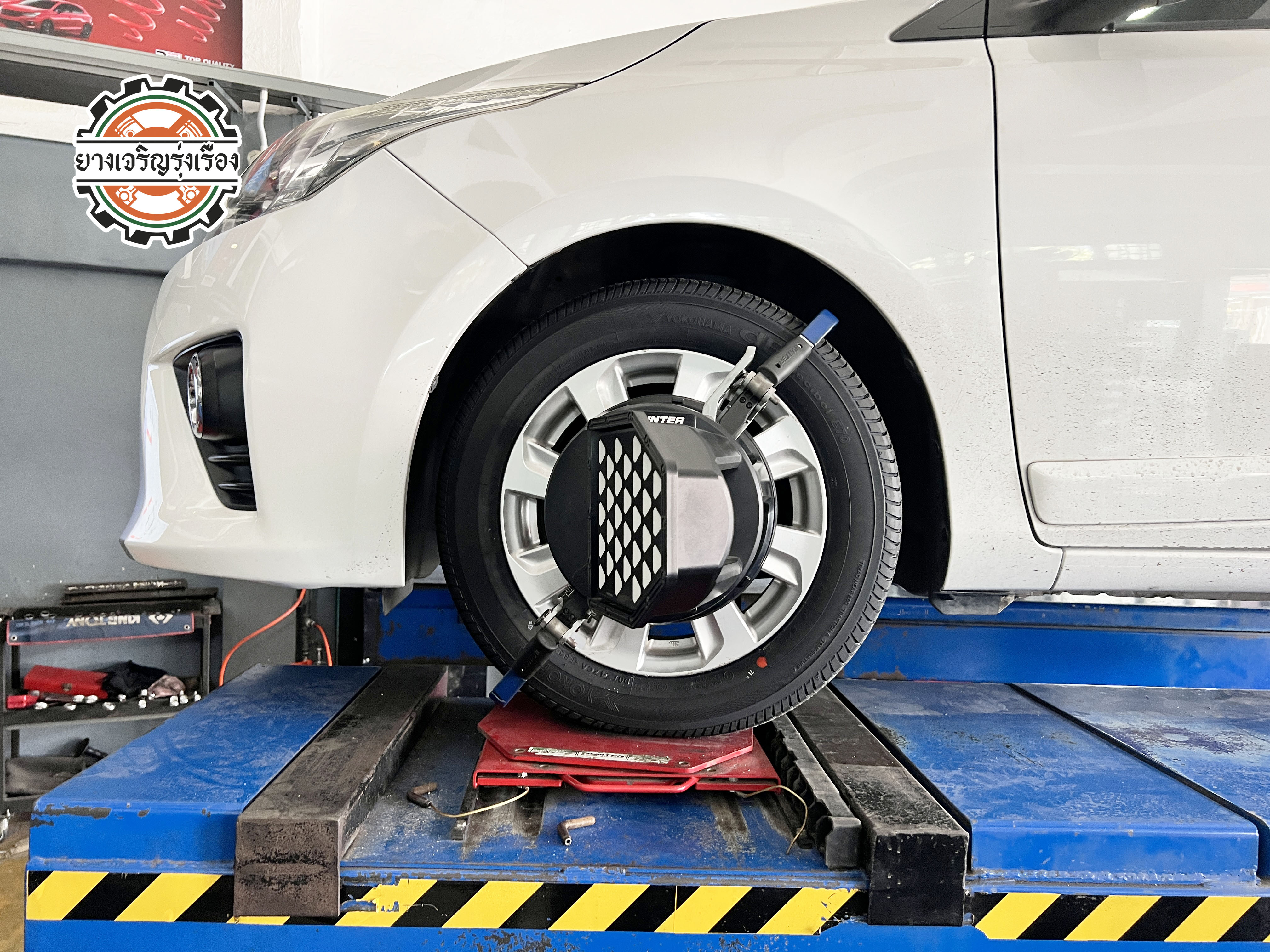 TOYOTA YARIS เข้ารับบริการเปลี่ยนยางรถยนต์ ผลิตจากญี่ปุ่น ☄️YOKOHAMA DB ขนาด 185/60R15 𝙊𝙪𝙧 𝙎𝙚𝙧𝙫𝙞𝙘𝙚 บริการทางร้านเรารับทำอะไรบ้าง 🔧 ติดตั้งยางแบบไร้รอย 100% 🔧 บริการสลับยาง ตามอายุ 🔧 มียางรถยนต์ทุกยี่ห้อให้เลือกซื้อ 🔧 เช็คช่วงล่าง แก้ปัญหาให้ตรงจุด 🔧 บริการล้างลิ้นปีกผีเสื้อ 🔧 บริการเช็คระยะรถยนต์ 🔧 เปลี่ยนถ่ายของเหลวทั้งระบบ 🔧 ตั้งศูนย์ด้วยเครื่อง HUNTER นำเข้าจาก USA สอบถามข้อมูลเพิ่มเติม หรือนัดหมายเข้ารับบริการ Tel : 08-6569-1915 Tel : 08-6544-5963 Line id : @88rw Tiktok : https://www.tiktok.com/@88rwycrr Youtube : https://youtube.com/@88rw Facebook : https://www.facebook.com/88rwtire Location : https://goo.gl/maps/HrNUAZXPN94KvxZ98?coh=178573&entry=tt #รถยนต์มีปัญหาไม่รู้ต้องแก้ตรงไหน ทางเรายินดี ตรวจหาปัญหาและหาวิธีแก้ บอกลูกค้าก่อนลงมือทำเสมอราคาเป็นธรรมไม่เอาเปรียบ สบายใจคุณลูกค้า ---------------------------------- ดูแลให้คำปรึกษาทุกปัญหาคาใจ ไม่ทิ้งลูกค้า มีบริการหลังการขาย 【ให้ผู้เชี่ยวชาญของเรา ดูแลรถคุณ】 ร้านยางเจริญรุ่งเรือง ยินดีต้อนรับครับ ---------------------------------- #โช๊คอัพรถยนต์ #monroe #yss #kayaba #profender #ร้านยางเจริญรุ่งเรือง #นนทบุรี #งามวงศ์วาน #amsfix #บริการช่วงล่างรถยนต์ #ซ่อมบำรุงช่วงล่าง #เซทอัพโช๊คอัพรถยนต์