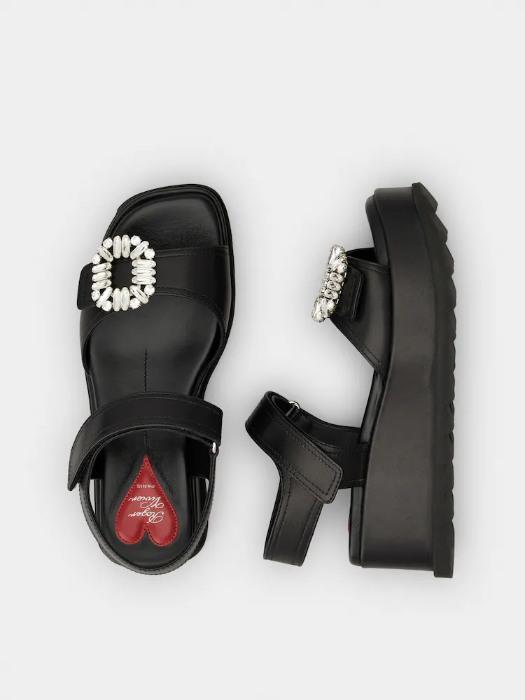 **do** รองเท้าหนังแตะมีรัดส้น Roger Vivier Slidy Viv' Wedge Sandals in leather ใส่ลำลอง สินค้าใหม่ ของแท้
