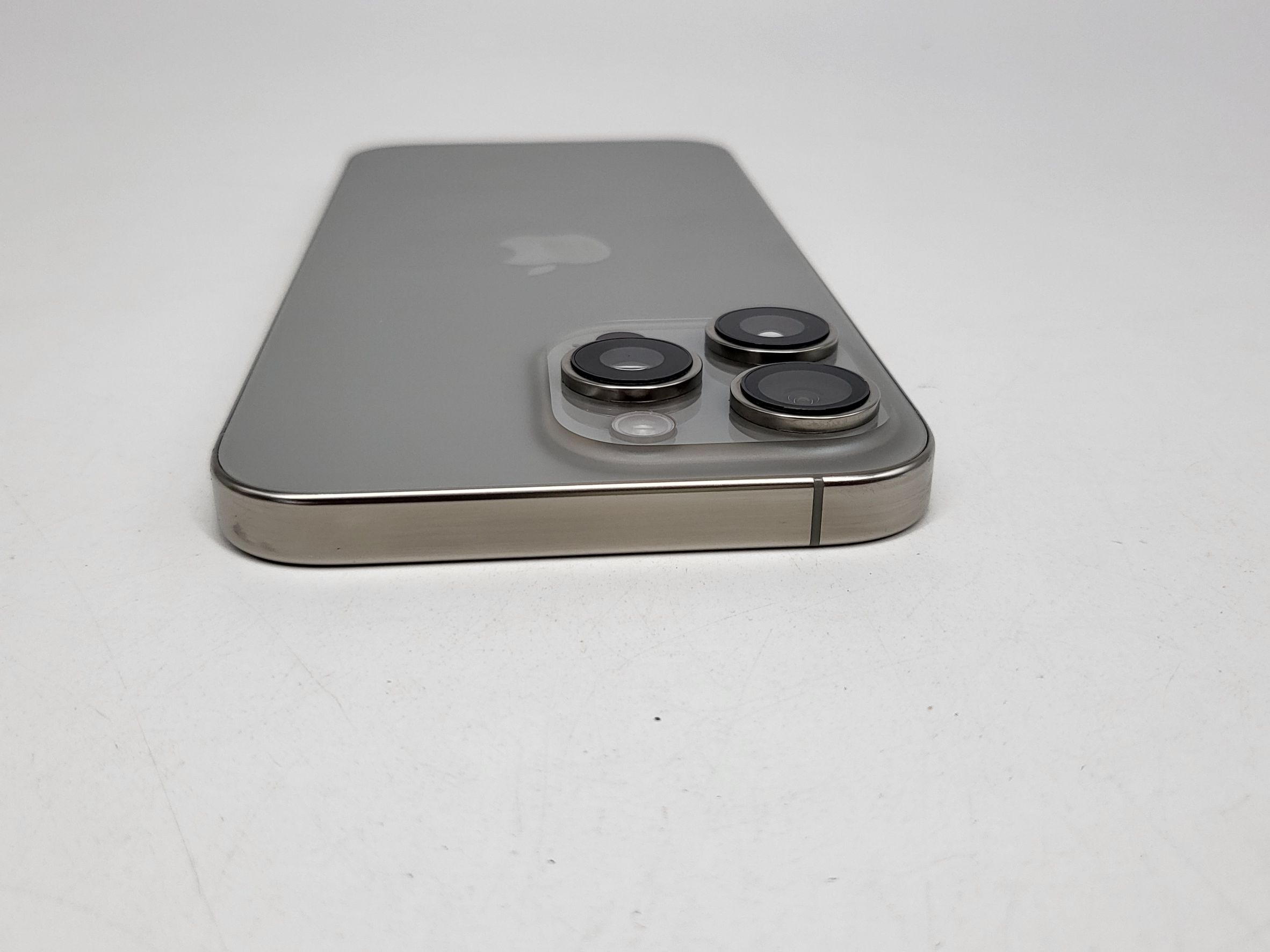 iPhone 16 Pro Max 256GB Natural Titanium สภาพดี ราคาคุ้มๆ