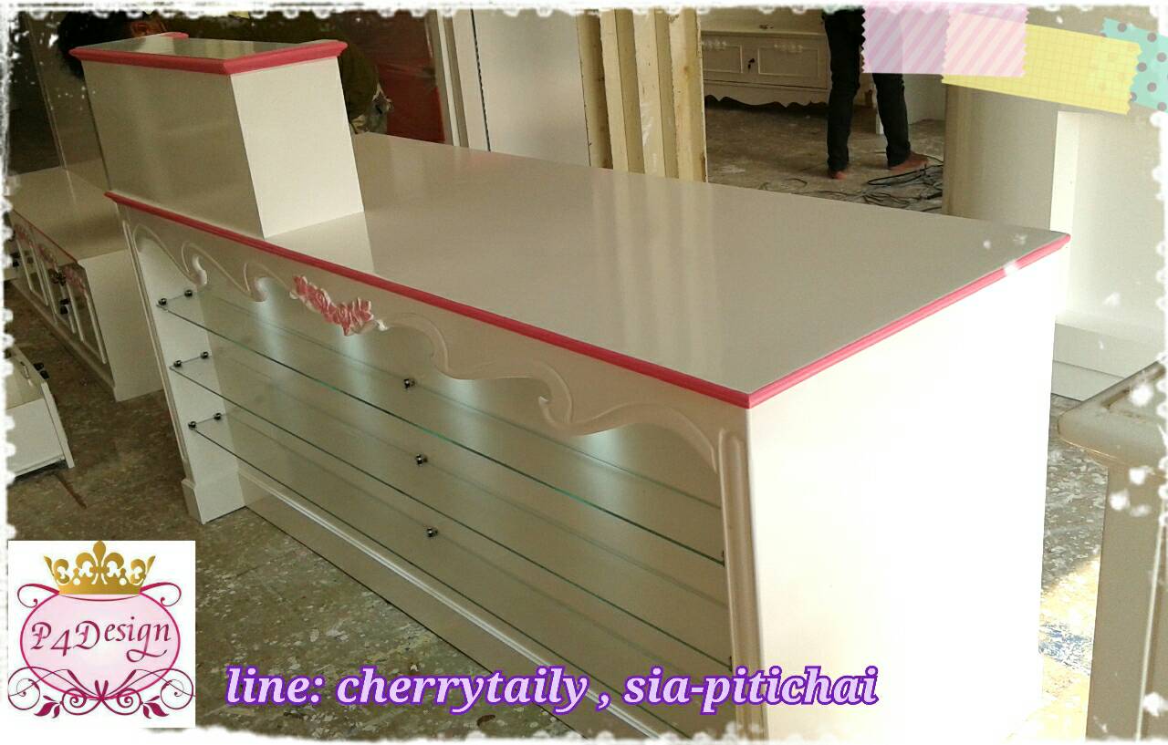 เคาน์เตอร์วินเทจกุหลาบสีขาวสำหรับร้านค้า
