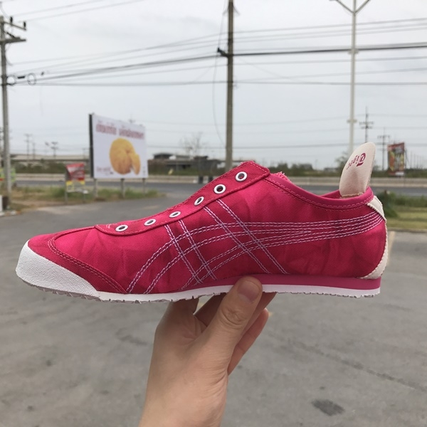 Mexico 66 Slip-on HOT-Pink / White (ชมพูสด) Show Case