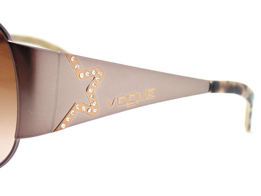 แว่นกันแดด Vogue แบรนด์นี้ใส่สวยแน่นอนค่ะ ของแท้และถูกที่สุด ส่งตรงจากUS.ค่ะ