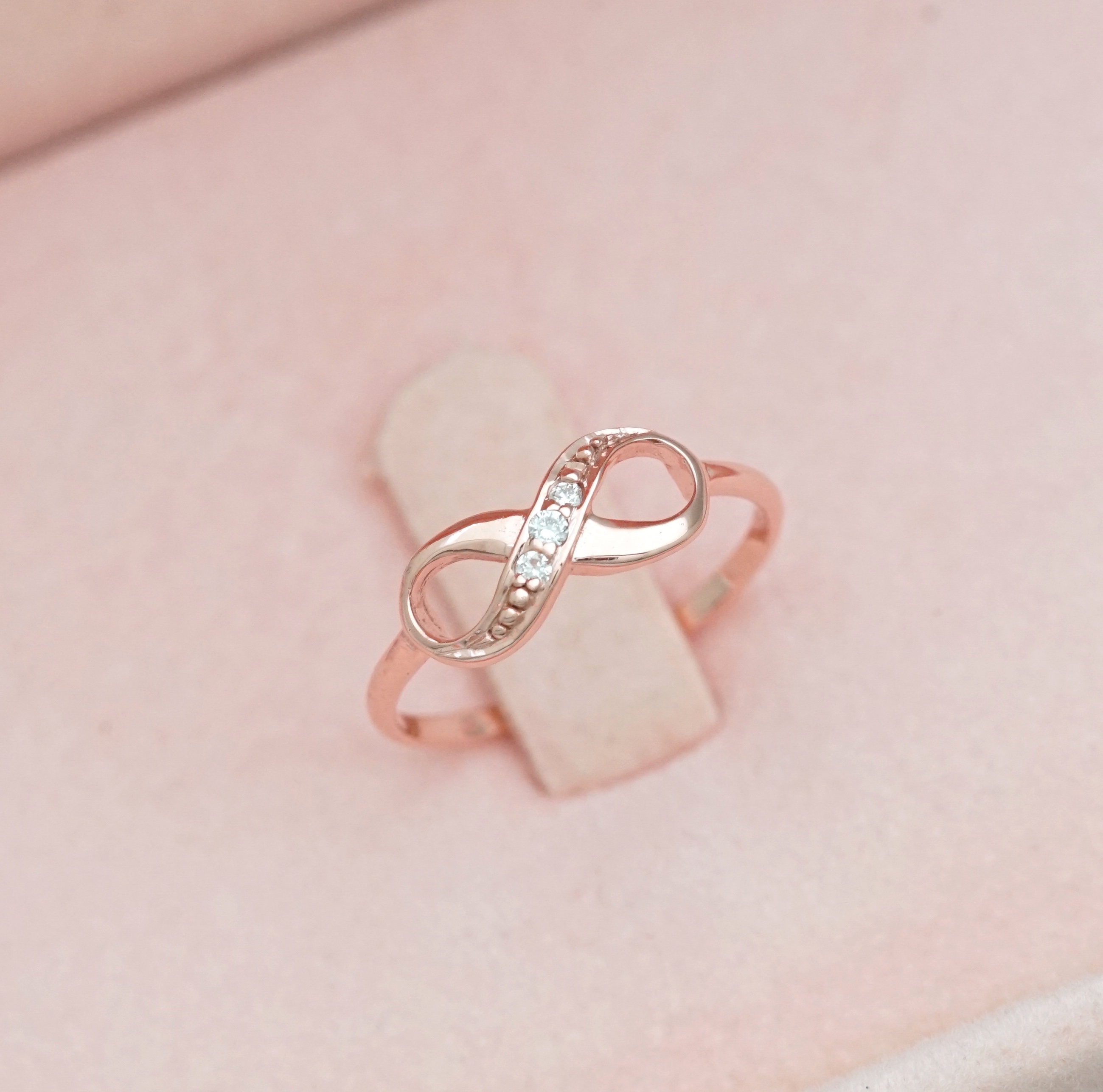 แหวนอินฟินิตี้เพชรแท้ เรียบง่ายแต่ความหมายลึกซึ้ง