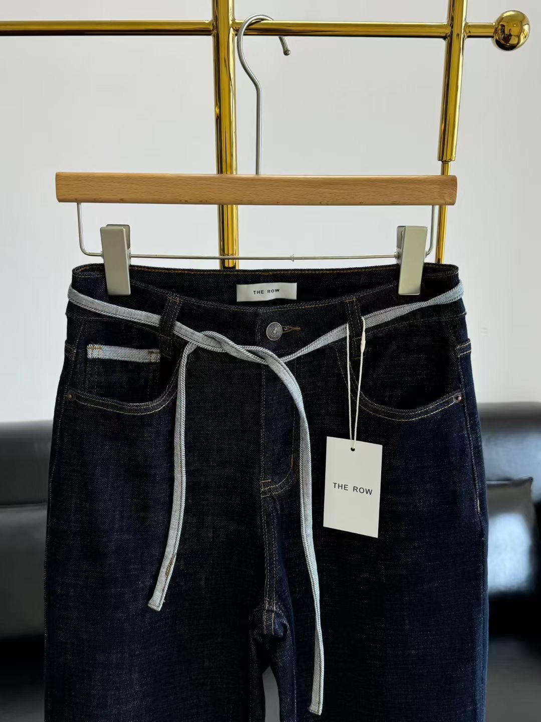 กางเกงยีนส์ขาตรง The Row มีผ้าคล้องเอว ของผู้หญิง สินค้าใหม่ ของแท้