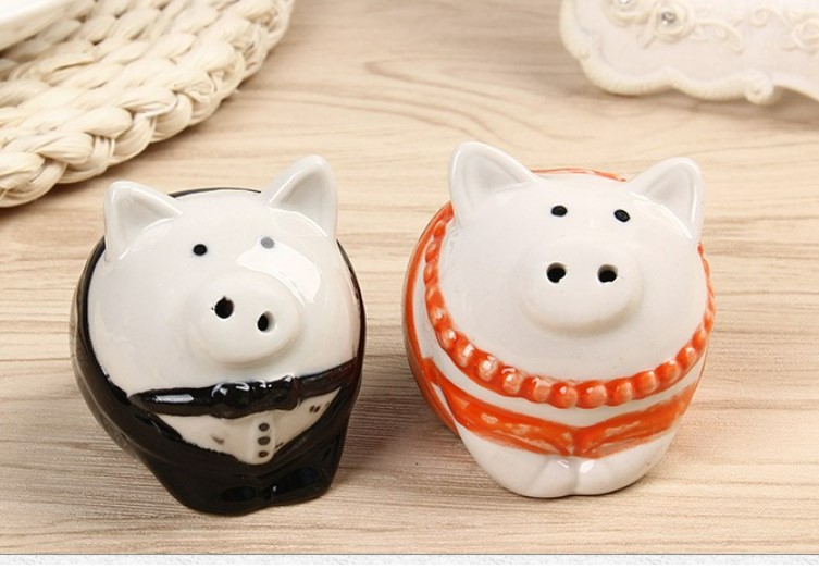 ขวดใส่เครื่องปรุง เซรามิก รูป คู่ หมูน้อย น่ารัก ของขวัญ ของชำร่วย งานแต่งงาน แบบเก๋ ๆ ใช้งานได้จริง 412989