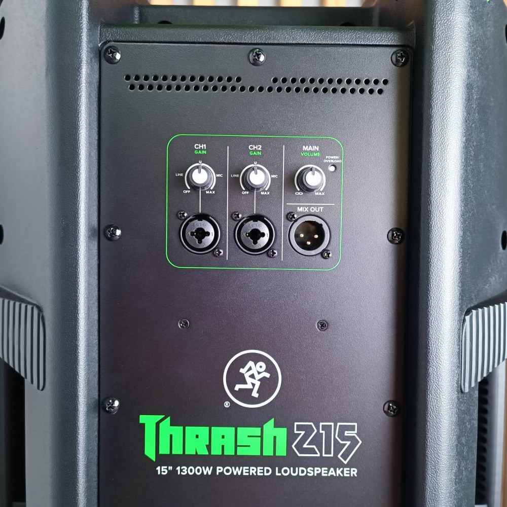 MACKIE THRASH-215 active speaker THRASH 215 THRASH215 ลำโพง 2 ทาง 15 นิ้ว แอมป์ในตัว 1300 วัตต์ เอไอ-ไพศาล