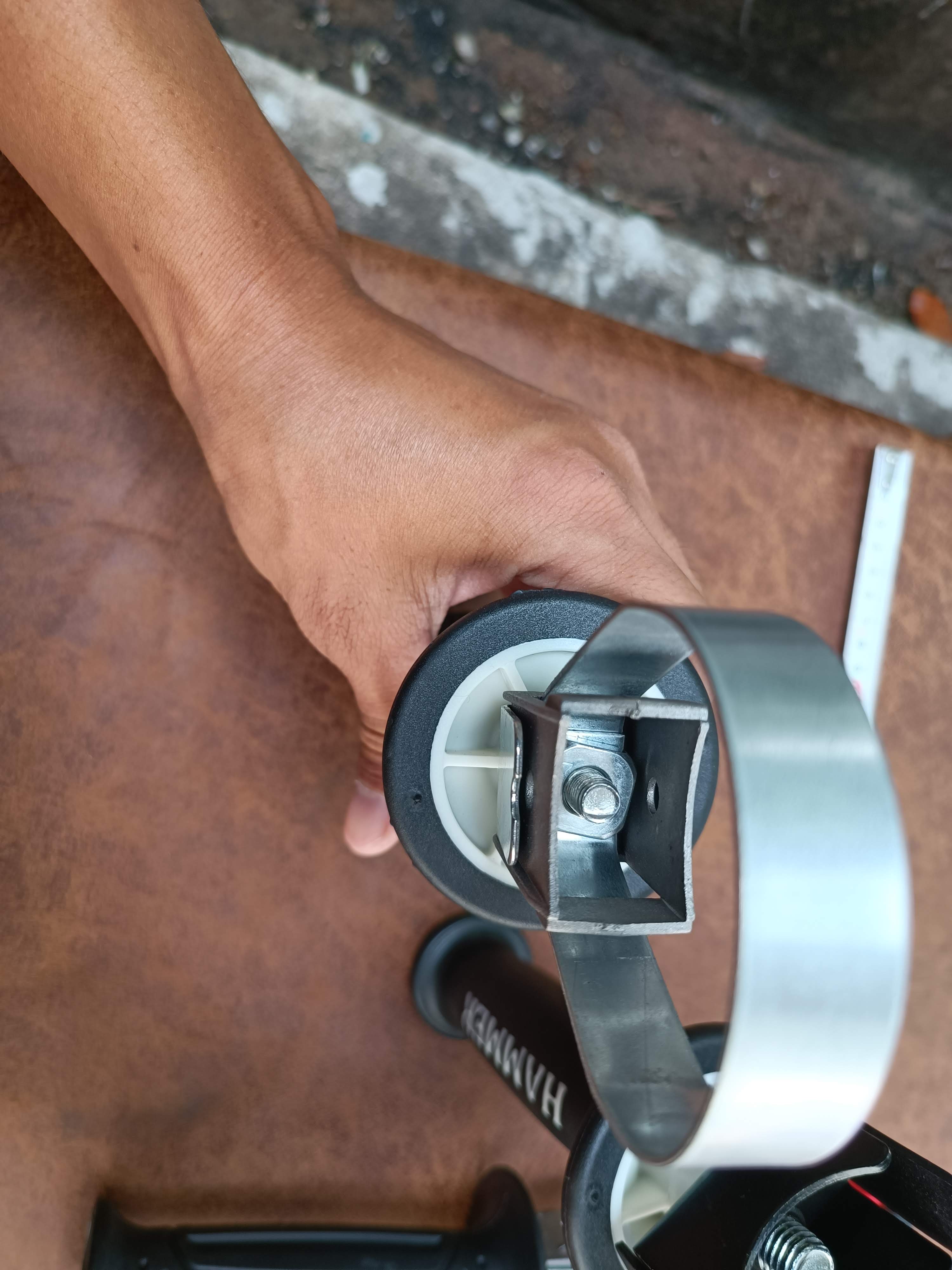 มือจับแย๊ก Makita0810 ฯลฯ ด้ามจับแย๊ค สว่านตัวใหญ่ๆ ด้ามยางและด้ามพลาสติก งานดี ด้ามยางนุ่มมือ แข็งแรงไม่ก๊องแก๊ง