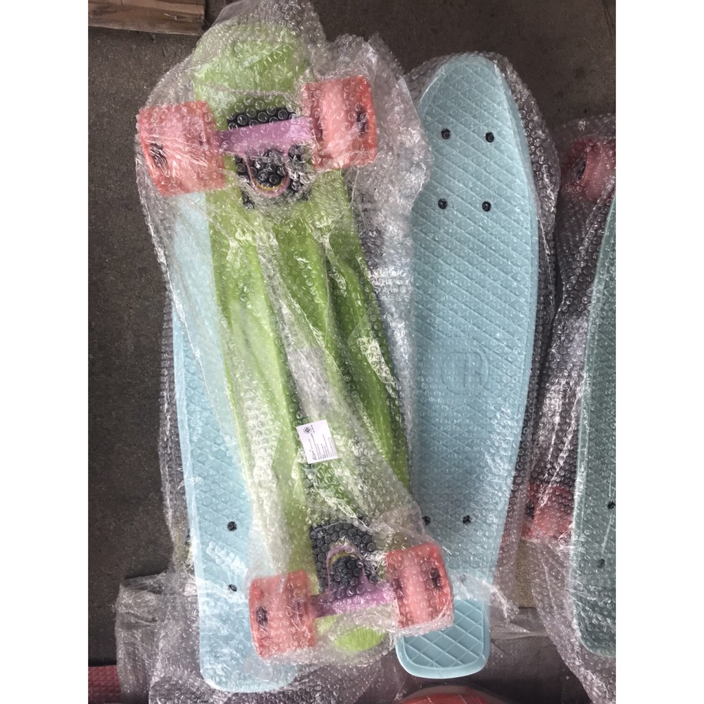 HT-15 ของเล่นเด็กสเก็ตบอร์ดเด็ก-ผู้ใหญ่ SkateBoard ชิ้นละ