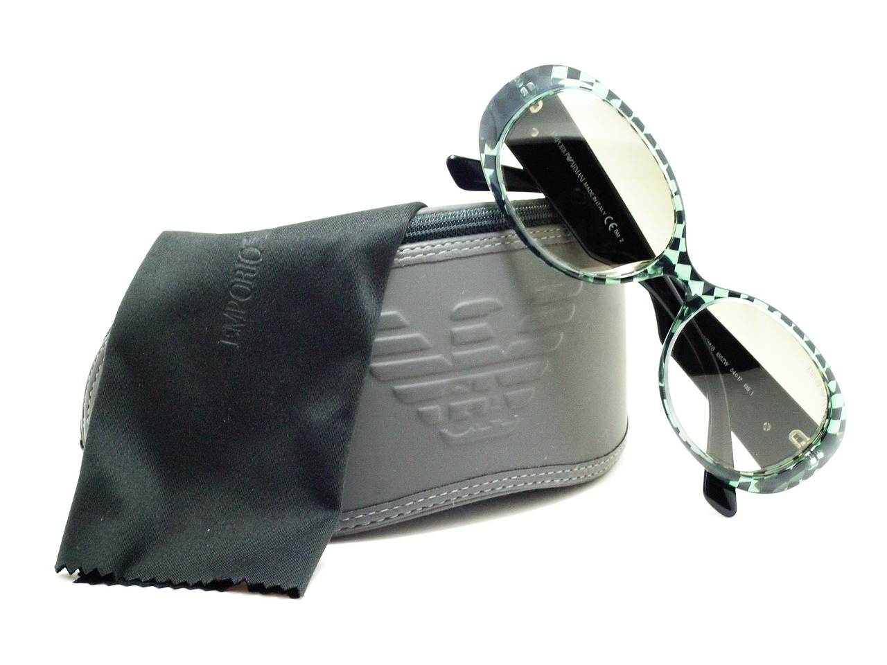 แว่นกันแดด Emporio Armani ไฮโซมากมากค่ะ ของแท้และถูกที่สุด ส่งตรงจากUS.ค่ะ