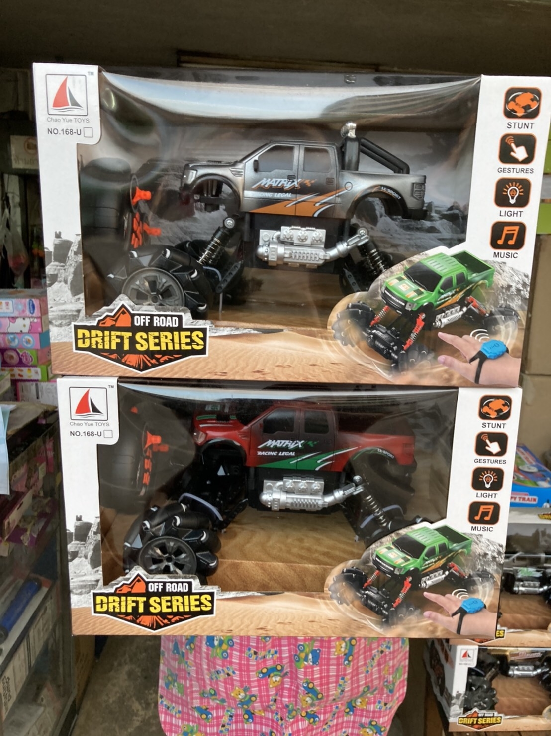 168-U21-26 ของเล่นรถบิ๊กฟุตบังคับรีโมท 360 องศา มีเสียงไฟ คันละ