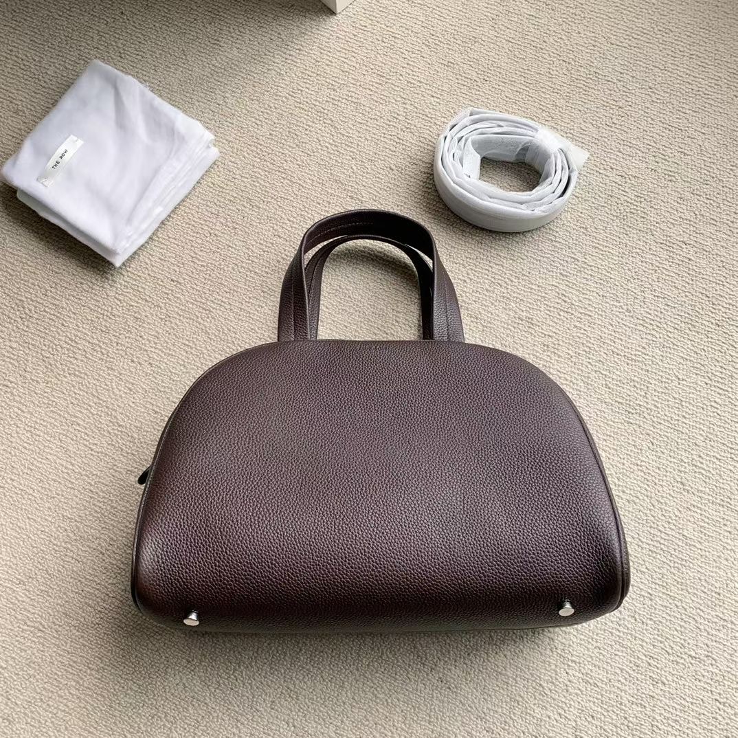 **do** กระเป๋าหนัง THE ROW TWO LOGO BOWLER BAG มี2 สี สินค้าใหม่ ของแท้