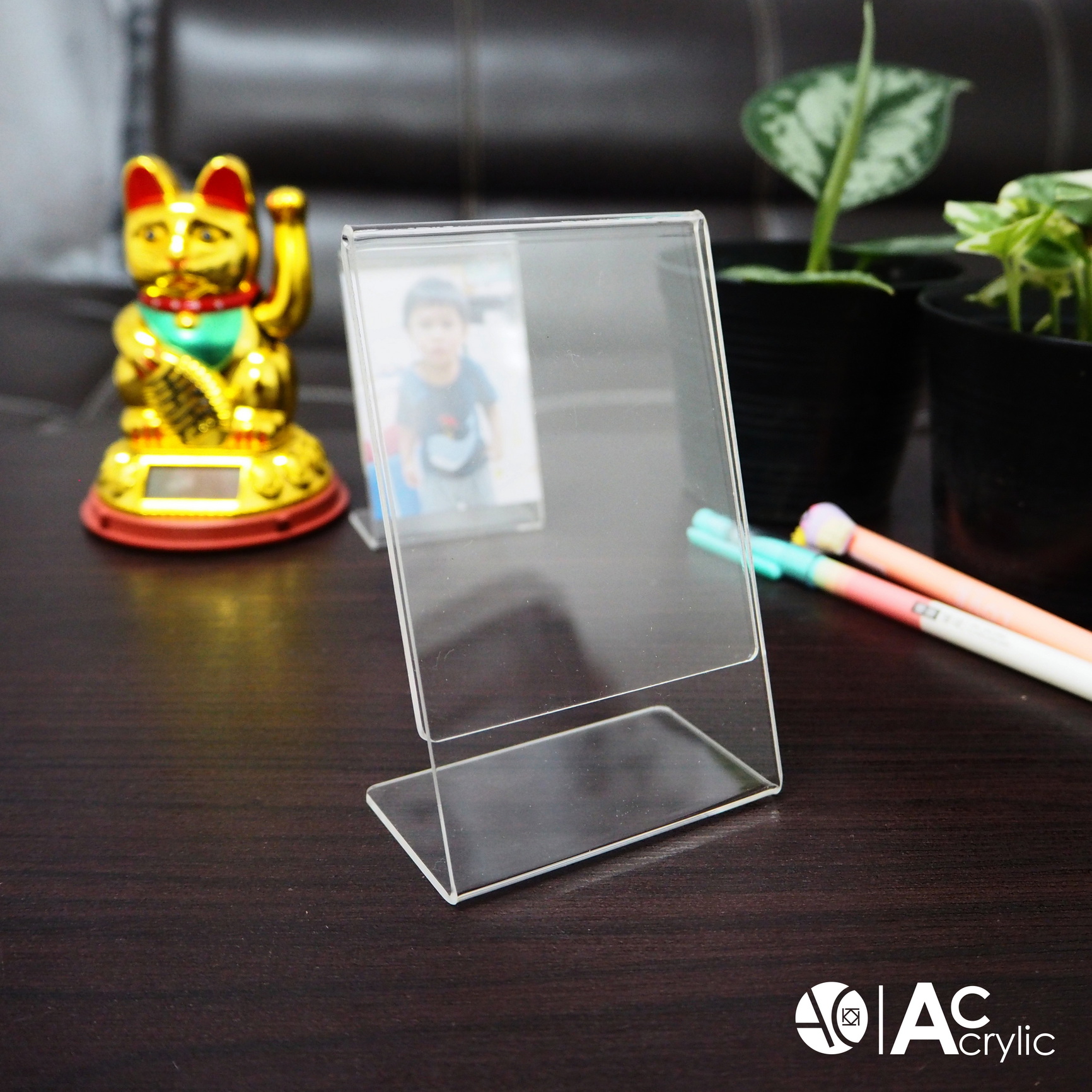 ป้ายตั้งโต๊ะ ป้ายอะคริลิค A7 แนวตั้ง 7.5x11 cm อะคริลิค โชว์กระดาษ 1 ด้าน ทรง L Acrylic (A7)
