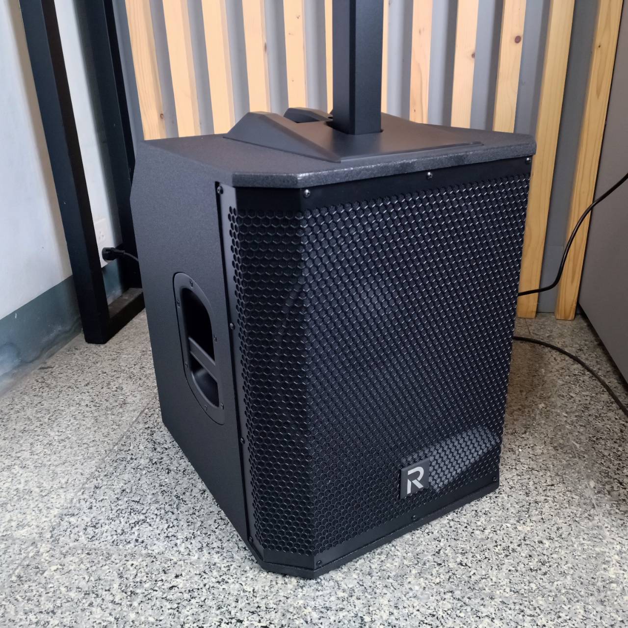 River Acoustics G-15 ลำโพงคอลัมน์แอคทีฟ 6×4 นิ้ว ซับ 15 นิ้ว มีบลูทูธ ลำโพง ลำโพงคอลัมน์ มีแอมป์ในตัว G 15 G15 เอไอ-ไพศาล