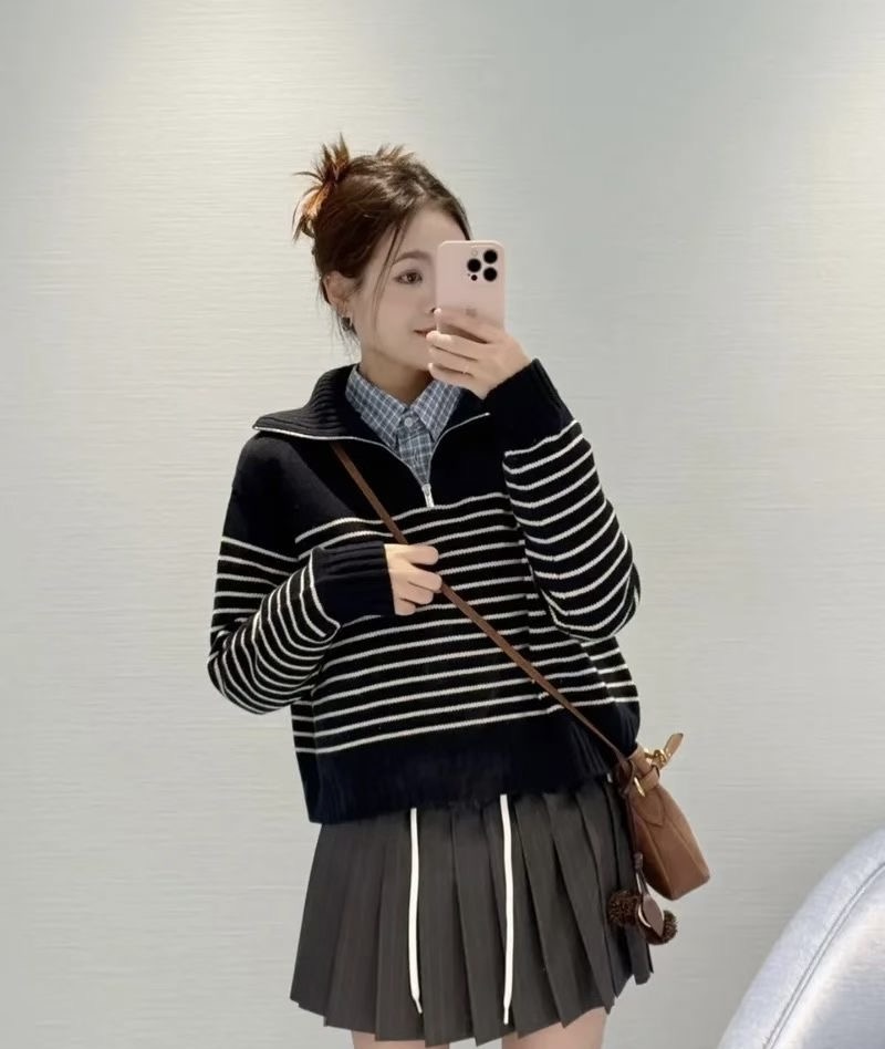 **do**เสื้อกันหนาว MiuMiu Cashmere sweater คอปกมีซิป สินค้าใหม่ ของแท้