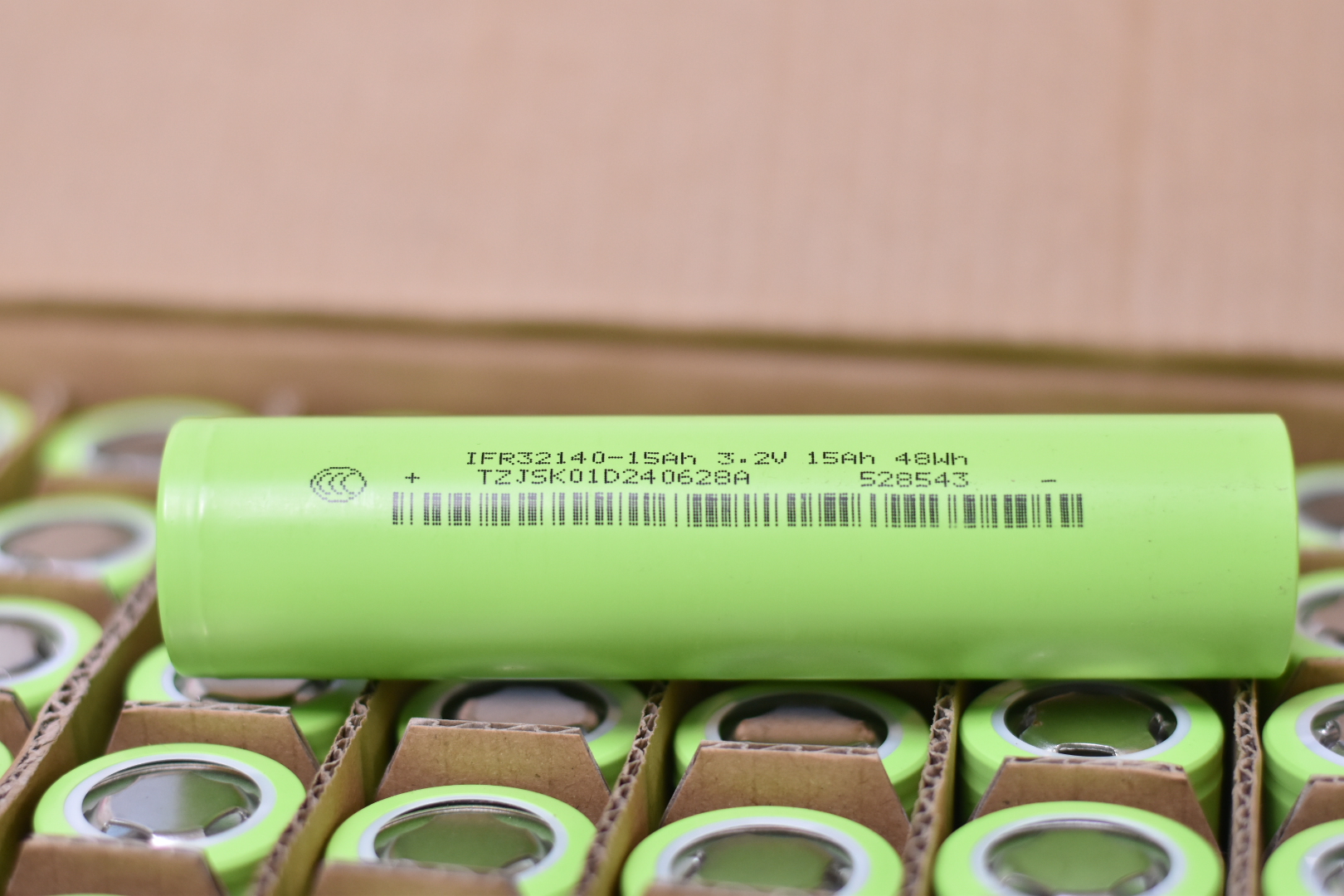 แบตเตอรี่ ลิเทียมฟอตเฟส Lifepo4 ขนาด 38121 , 32140 15Ah 3C 3.2V IR ต่ำ เหมาะกับงานรถไฟฟ้าขนาดเล็ก โคมไฟโซล่าเซล