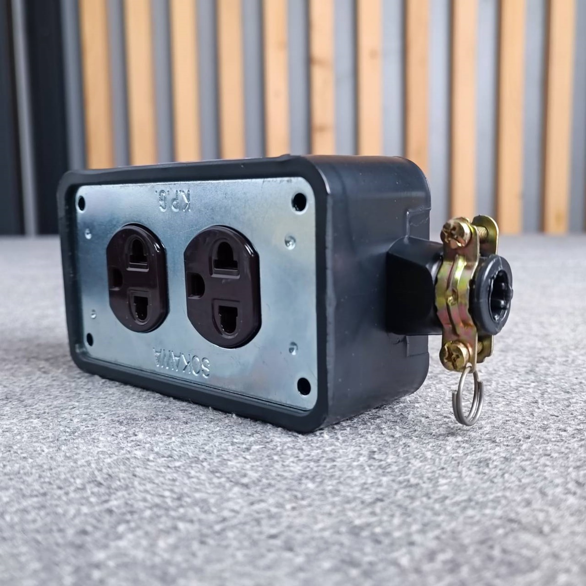 สีดำ บล็อคยางปลั๊กไฟ2ช่อง X-6 พร้อมเต้ารับคู่3ขา R270U-B สีดำ ปลั๊กไฟ ปลั๊กพร้อมเต้ารับ เอไอ-ไพศาล