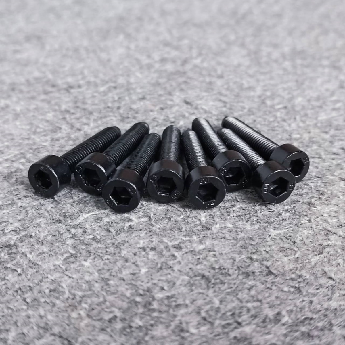 ถุง8ชุด น๊อตหัวหกเหลี่ยม 30mm พร้อม T-NUT M6 น็อตยึดลำโพง สกรู น็อตยึดร่อง น็อตสำหรับตู้ลำโพง เอไอ-ไพศาล