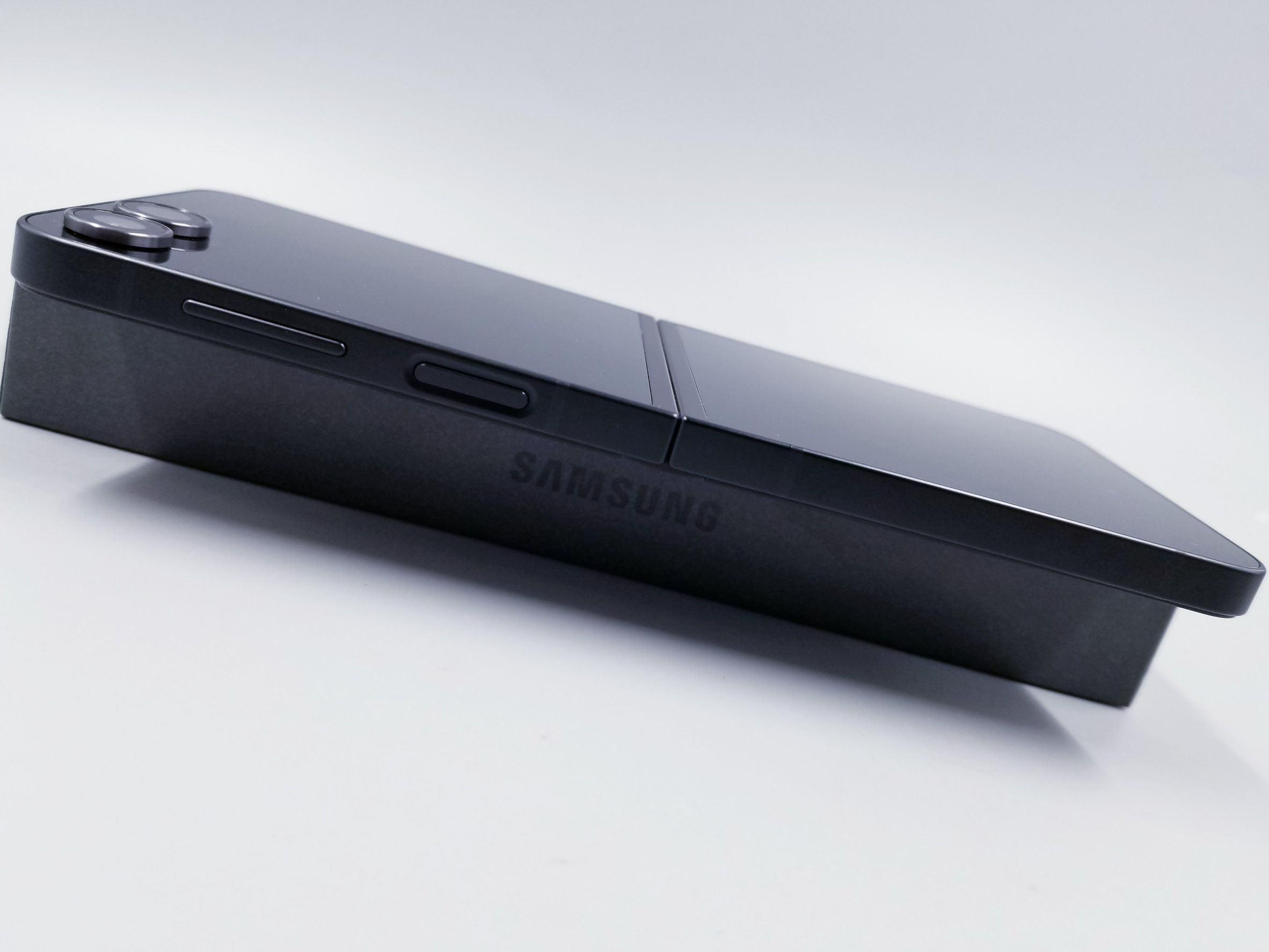 🧛♀️Samsungs Galaxy Z Flip7 FE 8/256GB Black (5G)🧛♀️🧛♀️มาแล้ว!! Flip7 FE #ศูนย์ไทย จอพับได้ พกพาง่าย มีประกันSamsung Care+ ราคาเบาๆ!!🧛♀️