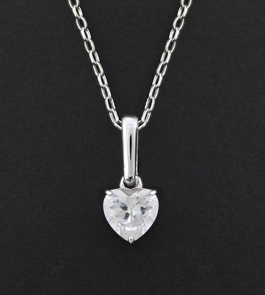 จี้หัวใจ จี้พลอย Cubic Zirnonia ตัวเรือนทำจากเงินแท้ (Sterling Silver)