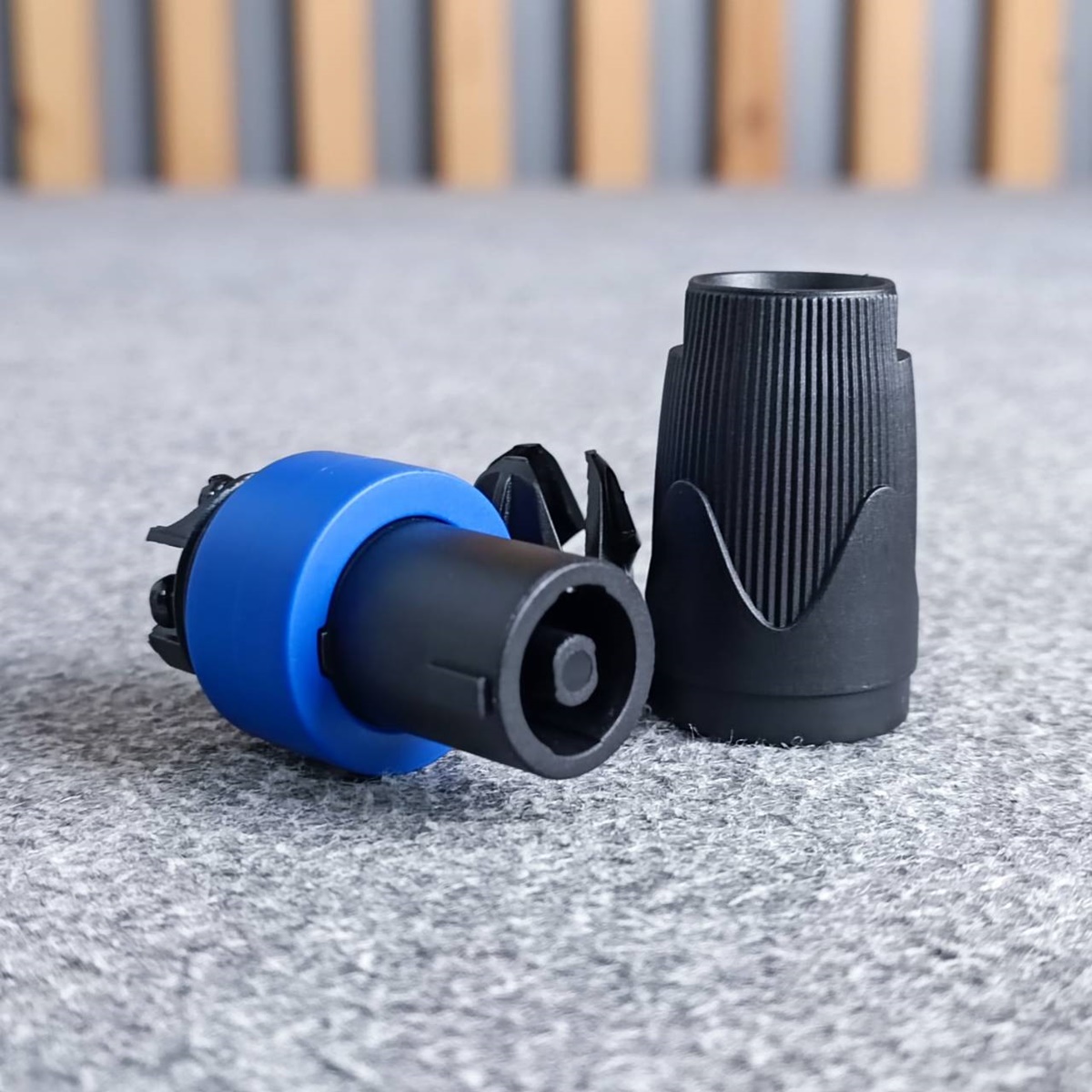 แพ็ค4ตัว สีน้ำเงิน KANE COPPER2 speakon ตัวผู้ สีน้ำเงิน ปลั๊กสเปคคอน 4ขั้ว สเปคคอนตัวผู้ สเปคคอนตู้ลำโพง เอไอ-ไพศาล