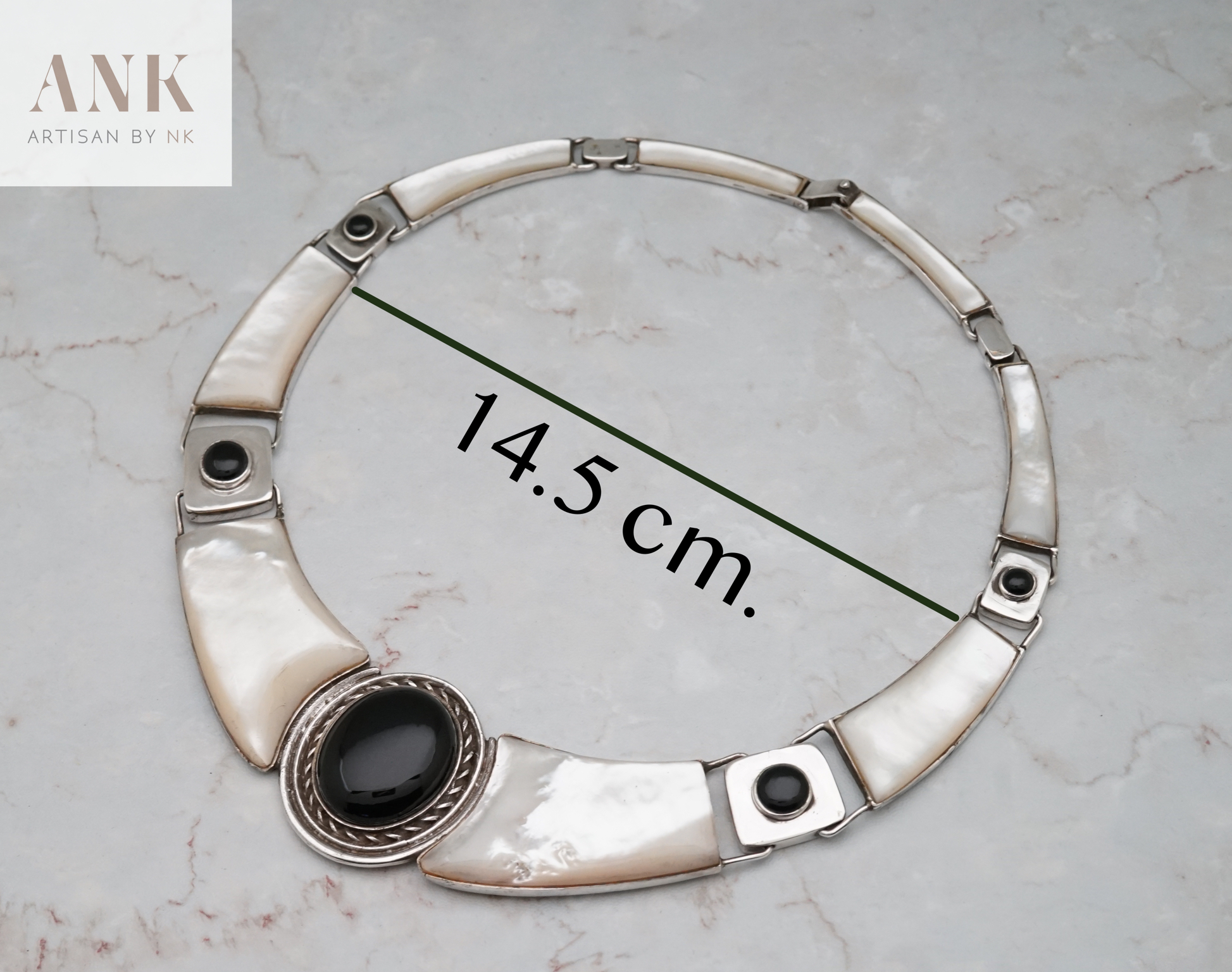 สร้อย สังวาลย์ เงินแท้ ฝังด้วย มุก และ นิลแท้ (Silver Choker Necklace with Mother of pearl and Onyx)