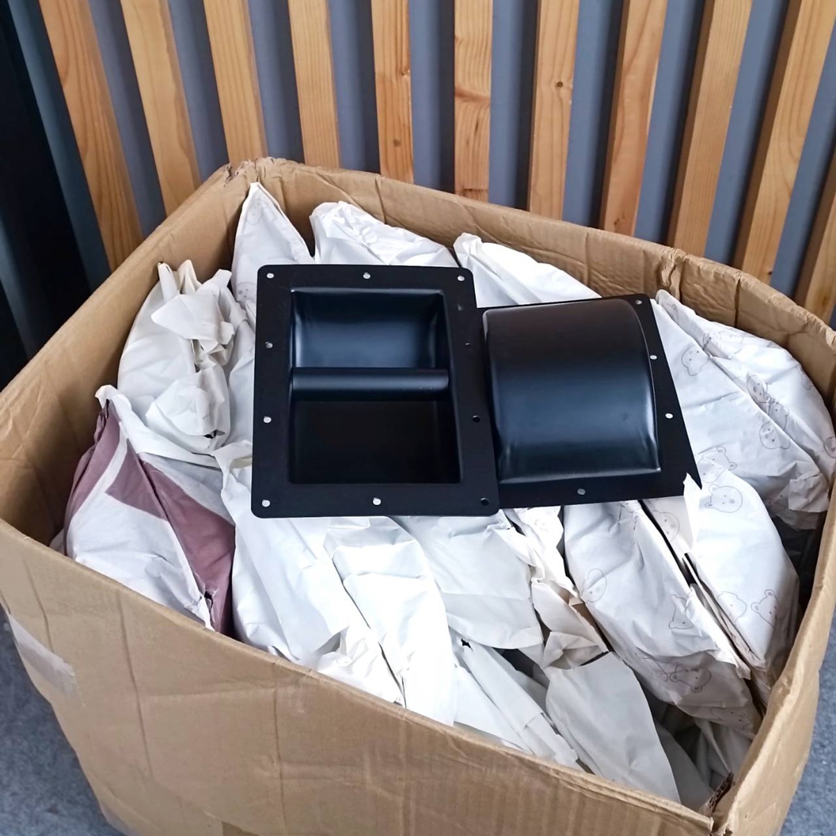 ยกลัง60อัน หูหิ้วลำโพงเหล็ก7104 22x16CM หูจับเหล็ก ตู้ลำโพง หูยกตู้ลำโพง เหล็ก หูหิ้วลำโพง อุปกรณ์ประกอบตู้ลำโพง เอไอ-ไพศาล