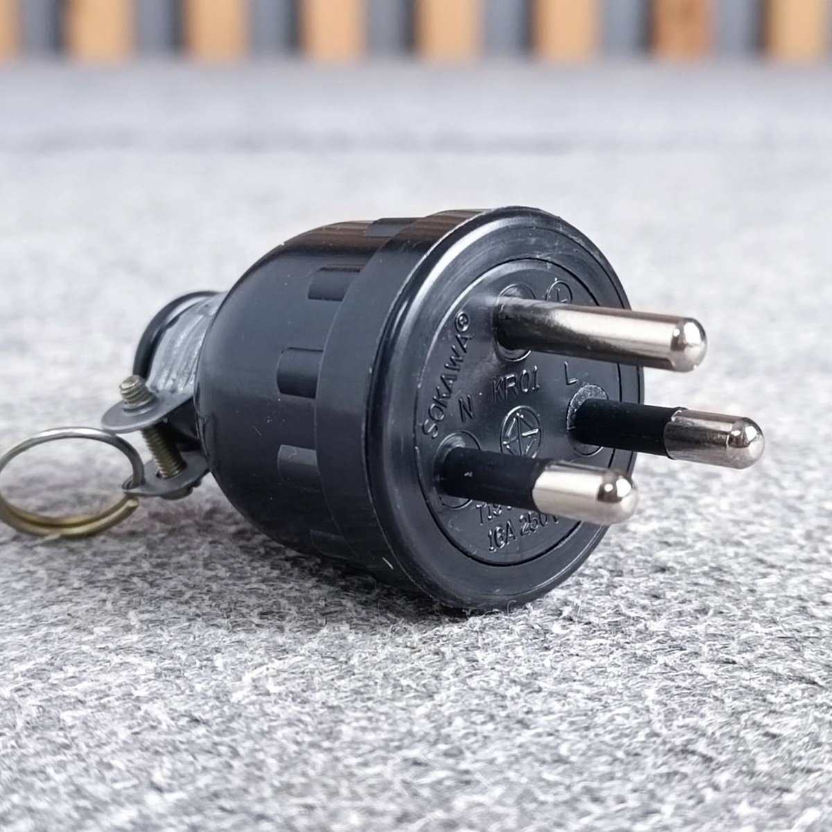 SOKAWA S-312 ปลั๊กตัวผู้ยาง3ขา มี มอก. ปลั๊กยางตัวผู้ 3ขา 16A 250V ทองเหลืองอย่างดี ปลั๊กยางกลมมีห่วง แบบต่อสายไฟ เอไอ-ไพศาล