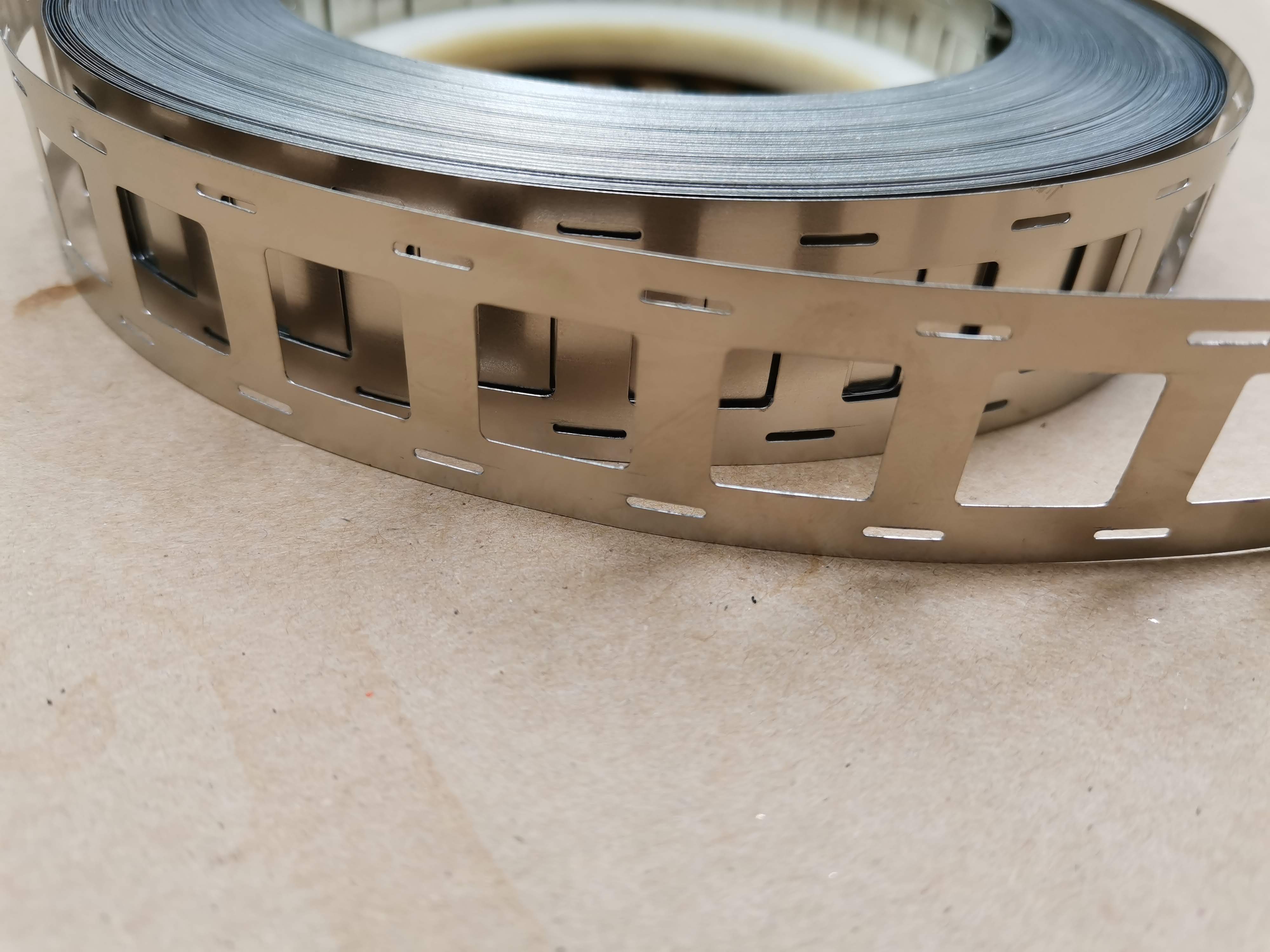 แผ่นนิกเกิล 26650 26700 2P nickel สำหรับ spot บัดกรี เชื่อมต่อขั่วแบตเตอรี่ ราคาขายต่อเมตร 1M อ่านรายละเอียดก่อนซื้อ