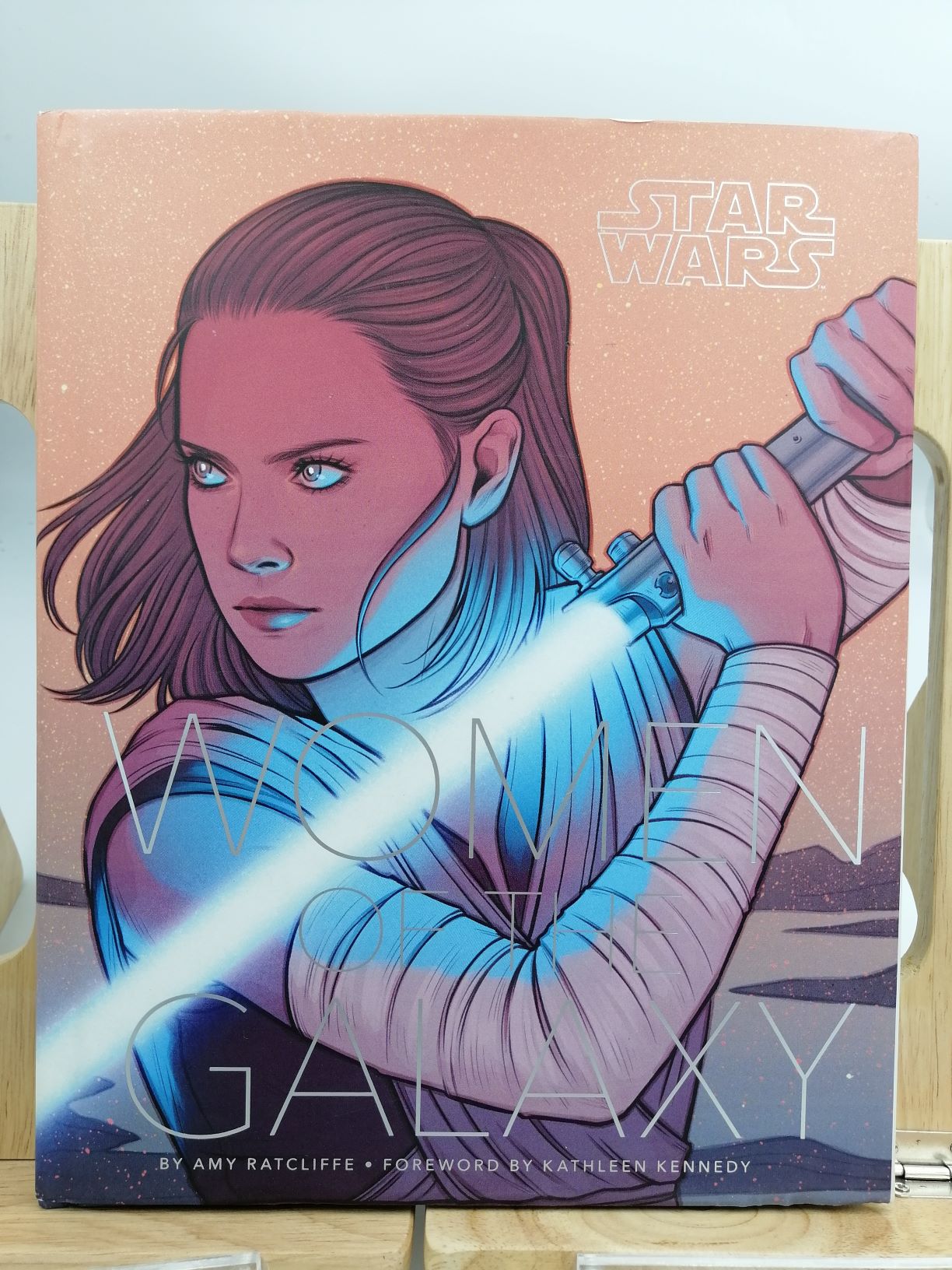 [หนังสือเก่า/ หนังสือหายาก/ หนังสือสะสม] Star Wars Woman of The Galaxy