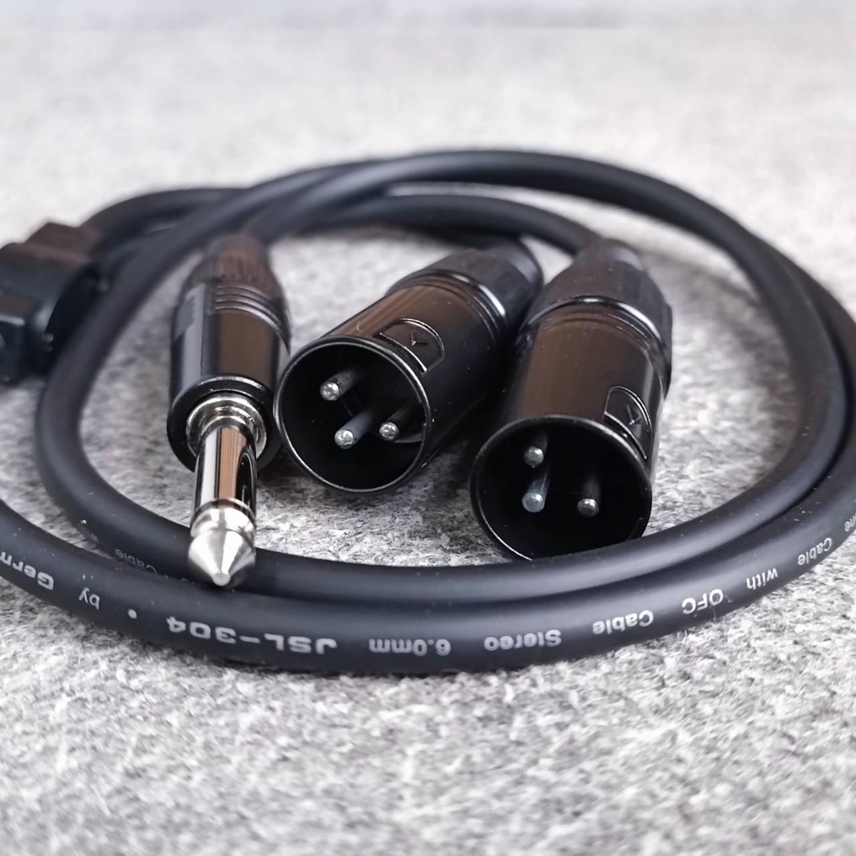 ยาว1เมตร DYNACOM J304 สายPHONE MONOออกXLRผู้x2 1เมตร สายY สายสัญญาณ XLRตัวผู้x2 ออก P.MIC MONO 6.35mm. เอไอ-ไพศาล