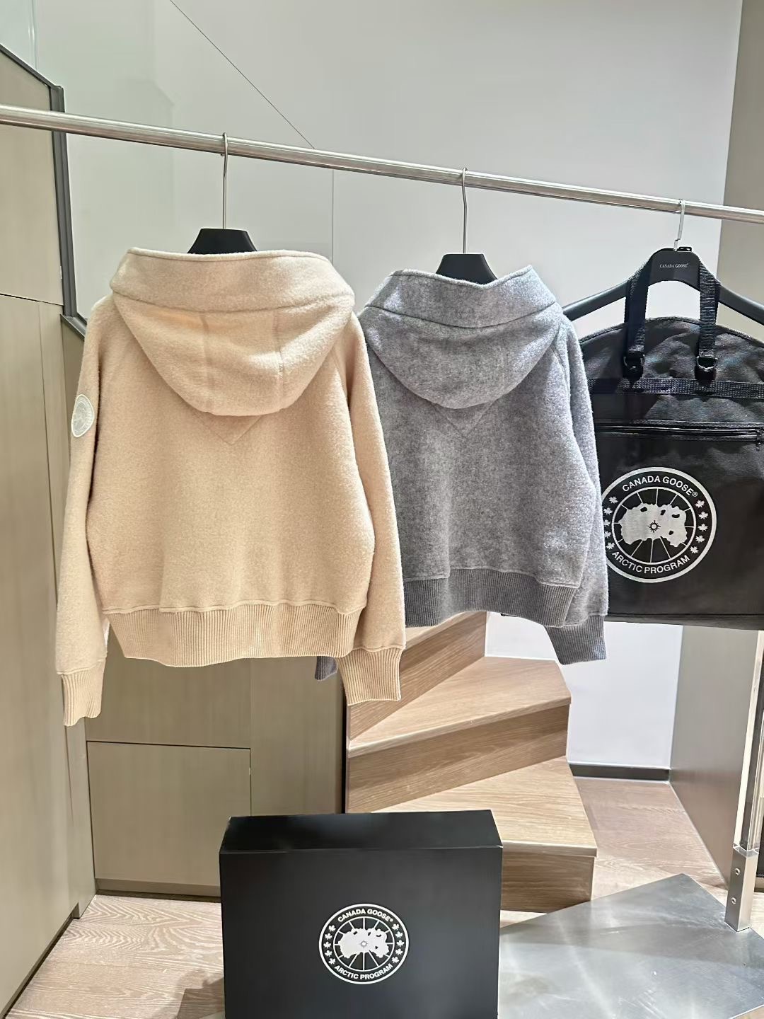 เสื้อกันหนาวผ้าขนสัตว์ Canada goose Chilliwack Bomber Kind Fleece HUMANATURE มี 2 สี สินค้าใหม่ ของแท้