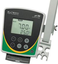 pH meter วัดค่าความเป็นกรด-ด่างและอุณหภูมิ ชนิดตั้งโต๊ะ รุ่น pH 700 -Eutech