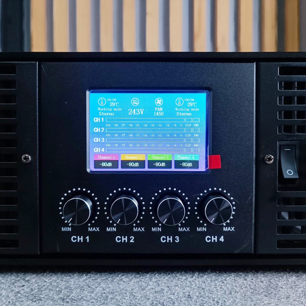 PROEUROTECH 41100Q POWERAMP4CH รุ่นใหม่มีจอ เพาเวอร์แอมป์ 4ch เครื่องขยายเสียง กำลังขยาย 1100 วัตต์ 41100 Q เอไอ-ไพศาล