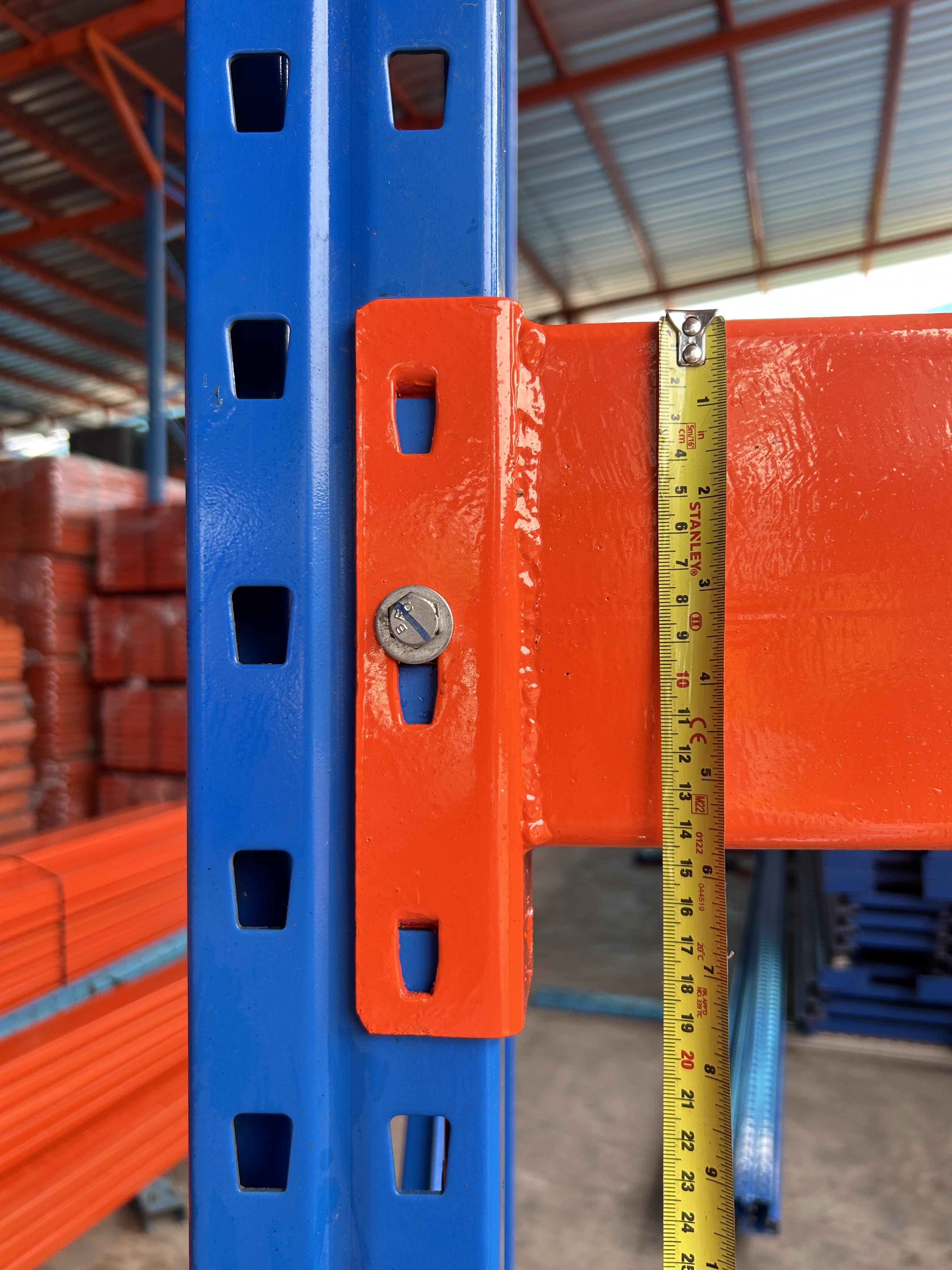 ชั้นเก็บสินค้าในโกดังมือสองสมุทรปราการ