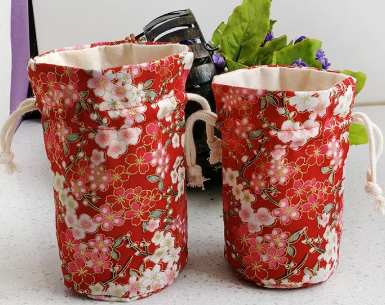 ถุงผ้าฝ้าย พิมพ์ลาย ดอกไม้ ปลา สีดำ ถุงผ้าใส่ของขวัญ ของชำร่วย ก้นกลม แบบสวย ๆ 135184