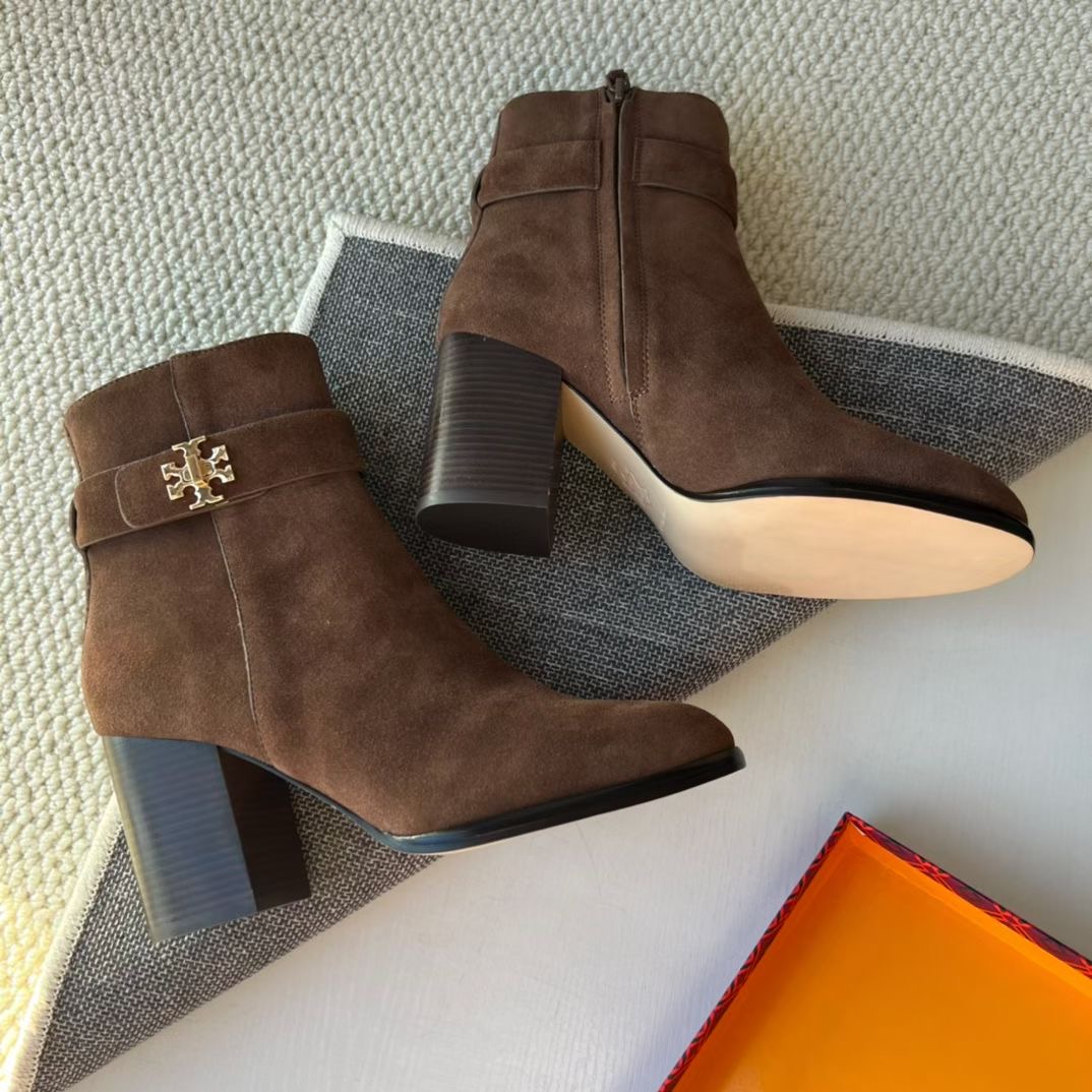 **do** รองเท้าหนังบู้ทสั้น Tory Burch T Lock High Heel Ankle Boots มี 2 สี สินค้าใหม่ ของแท้