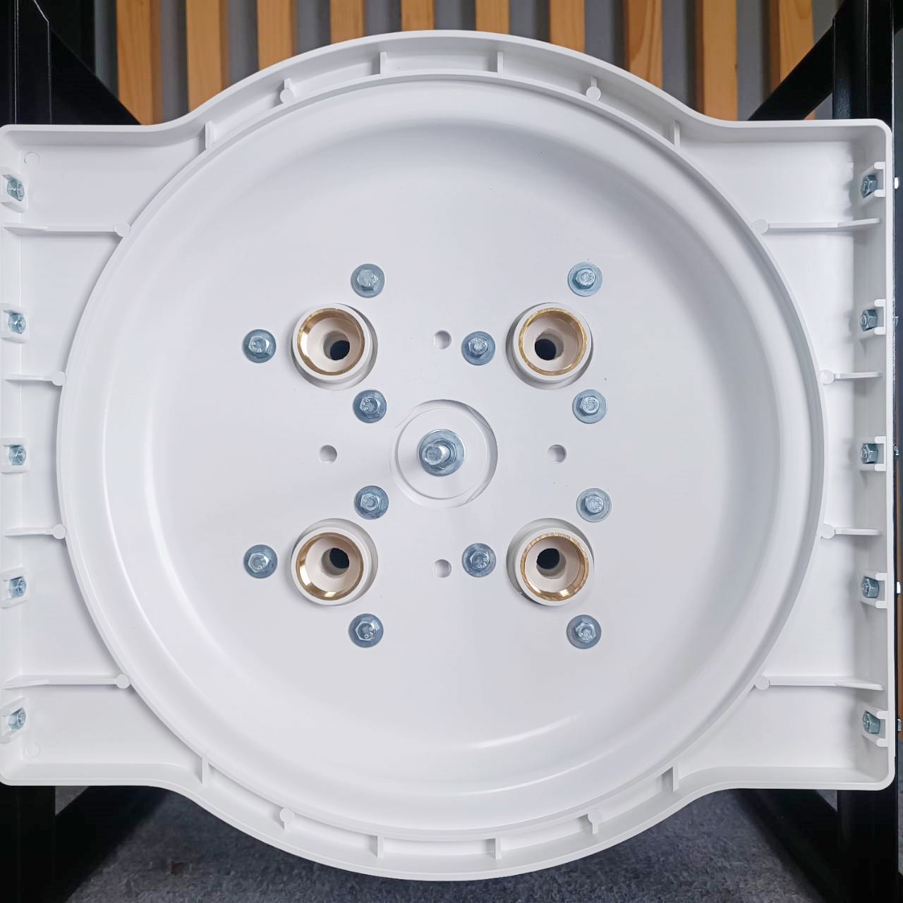 K.POWER ABS21 4x4 21นิ้ว ปากฮอร์น4ยูนิต 4แกน มีโครงเหล็กล้อมรอบ 4x4 (ABS) (ไม่รวมยูนิต) เอไอ-ไพศาล