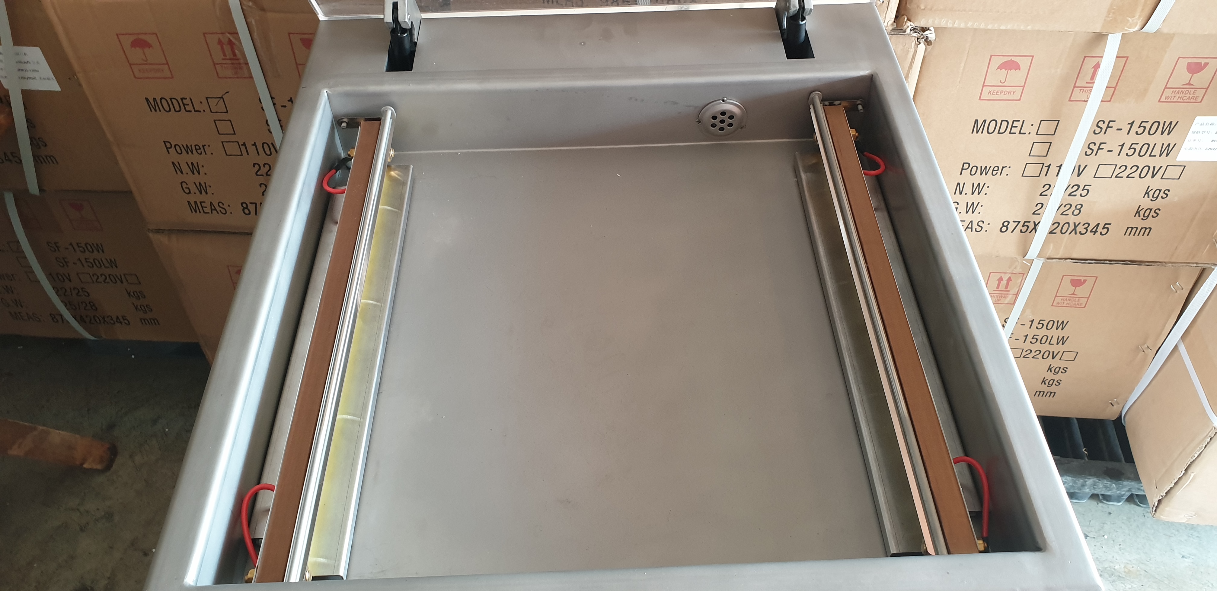 เครื่องซีลสูญญากาศ รุ่น DZ-400 ราคา 18000 บาท