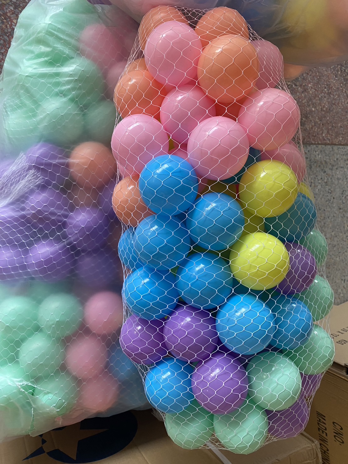 BALL-100 ของเล่นลูกบอลเด็ก 100 ลูก ลูกบอลของเล่น บอลสำหรับเด็ก ปลีกถุงละ (ของหมด)