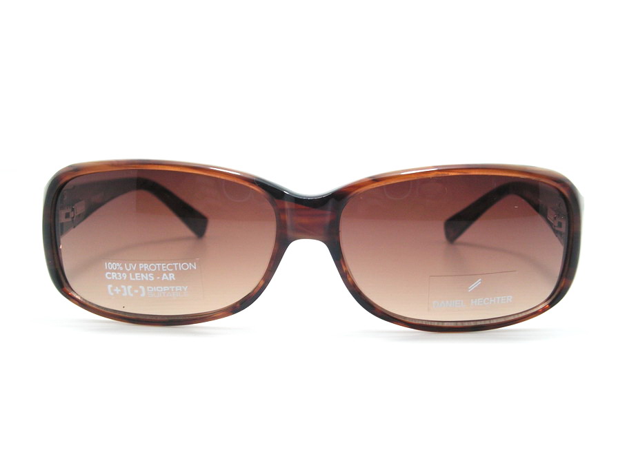 แว่นกันแดด Daniel Hechter !!!สวยมากมายแน่นอนค่ะ ของแท้100%และถูกสุดๆ ส่งตรงจากUS.ค่ะ