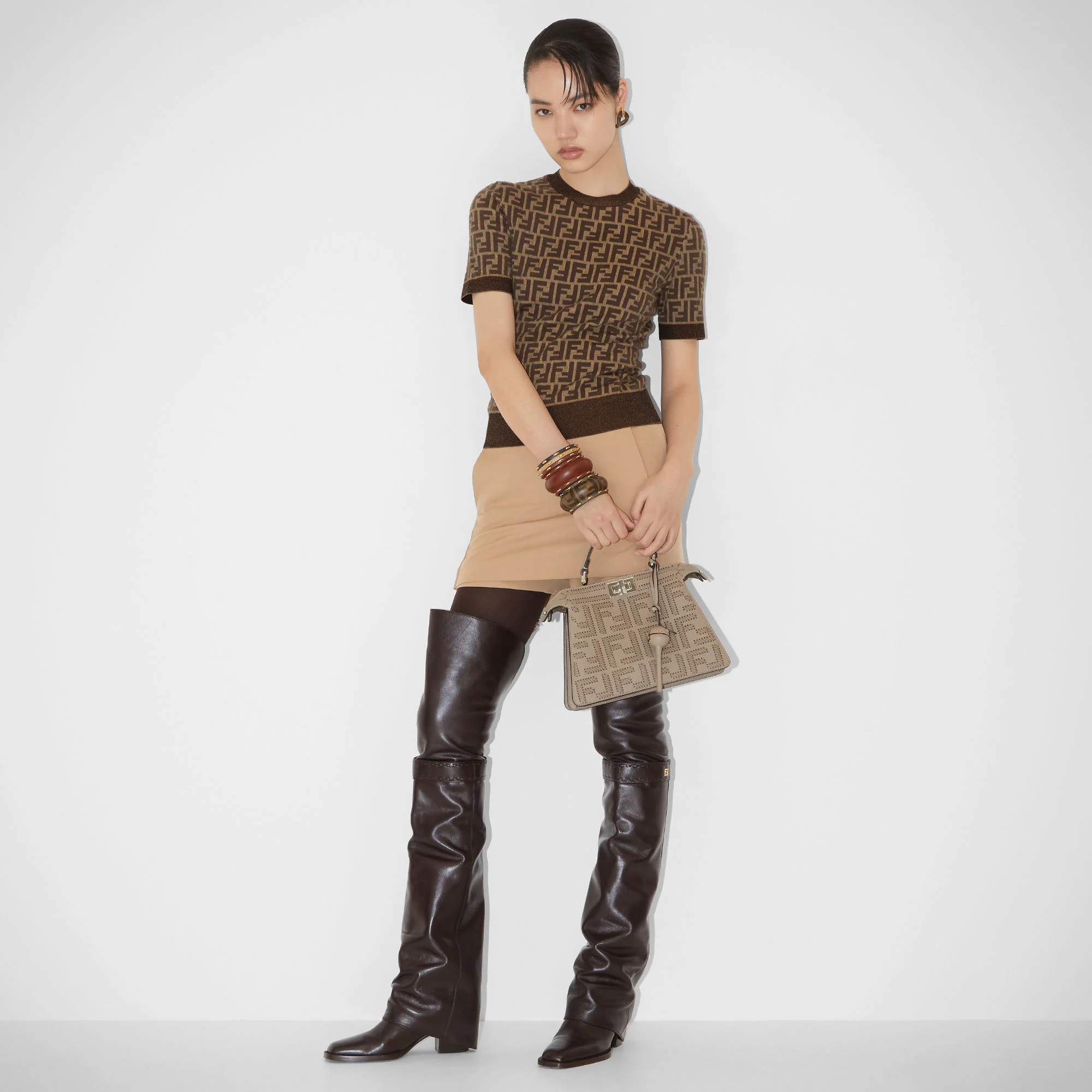 **do** เสื้อ Fendi Brown FF Cotton Jumper สินค้าใหม่ ของแท้