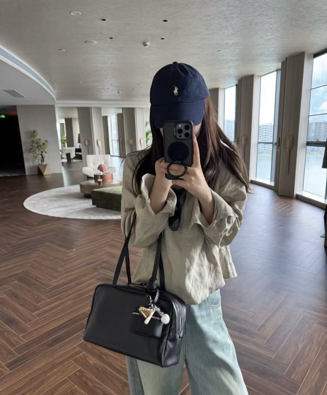 กระเป๋าหนังแกะ THE ROW Astra leather tote bag มี 2 สี หนังนุ่มมาก สินค้าใหม่ ของแท้