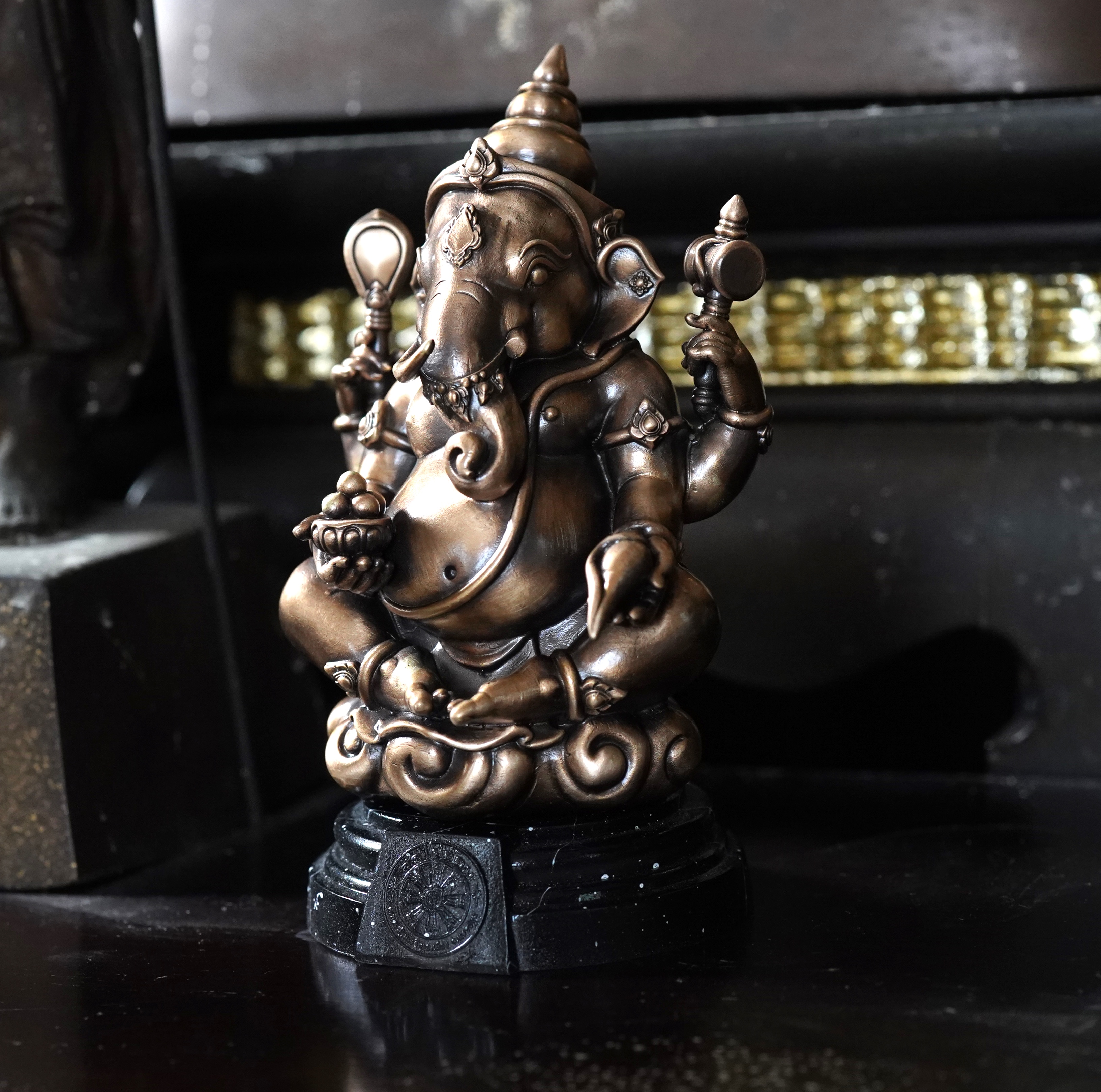 พระพิฆเนศ องค์มหาเทพแห่งความสำเร็จ เหมาะสำหรับตั้งบูชาบนหิ้ง หรือโต๊ะทำงาน