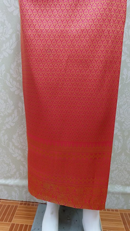 ผ้าถุงไหมสำเร็จรูป สีชมพูบานเย็น เอว30 นิ้วเลื่อนได้ถึง32 นิ้ว