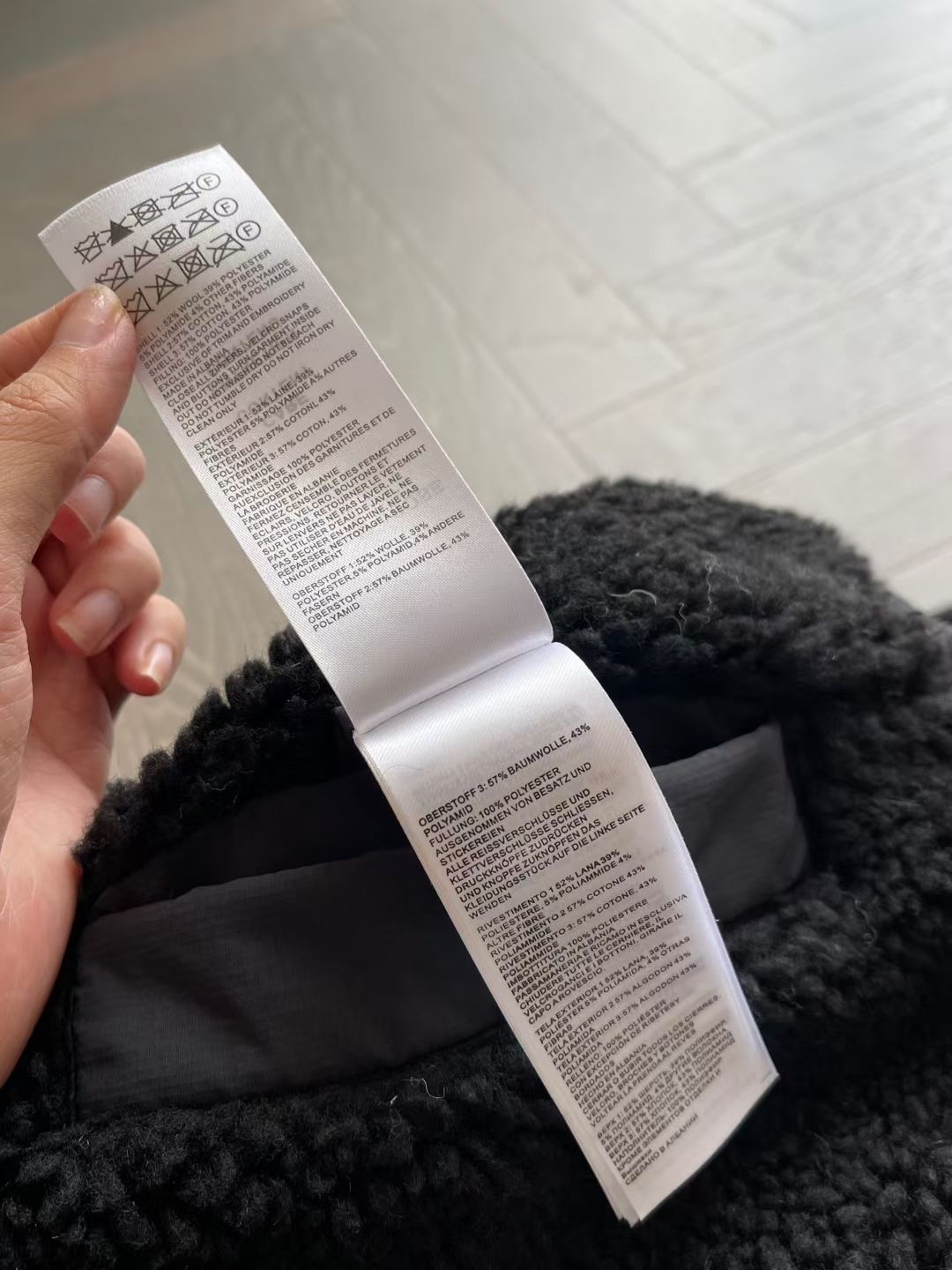 เสื้อกันหนาวมีฮู้ดใส่ได้ 2 ด้าน Canada Goose Women's Alberni Reversible Fleece Bomber Jacket มี 3 สี สินค้าใหม่ ของแท้